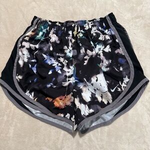 Nike Black Floral Print Elastic-Waist Athletic Shorts